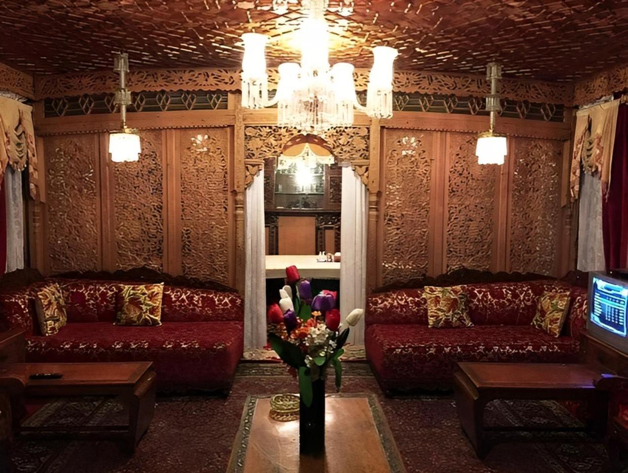 فندق Heritage Amina Group Of Houseboats Srīnagar المظهر الخارجي الصورة