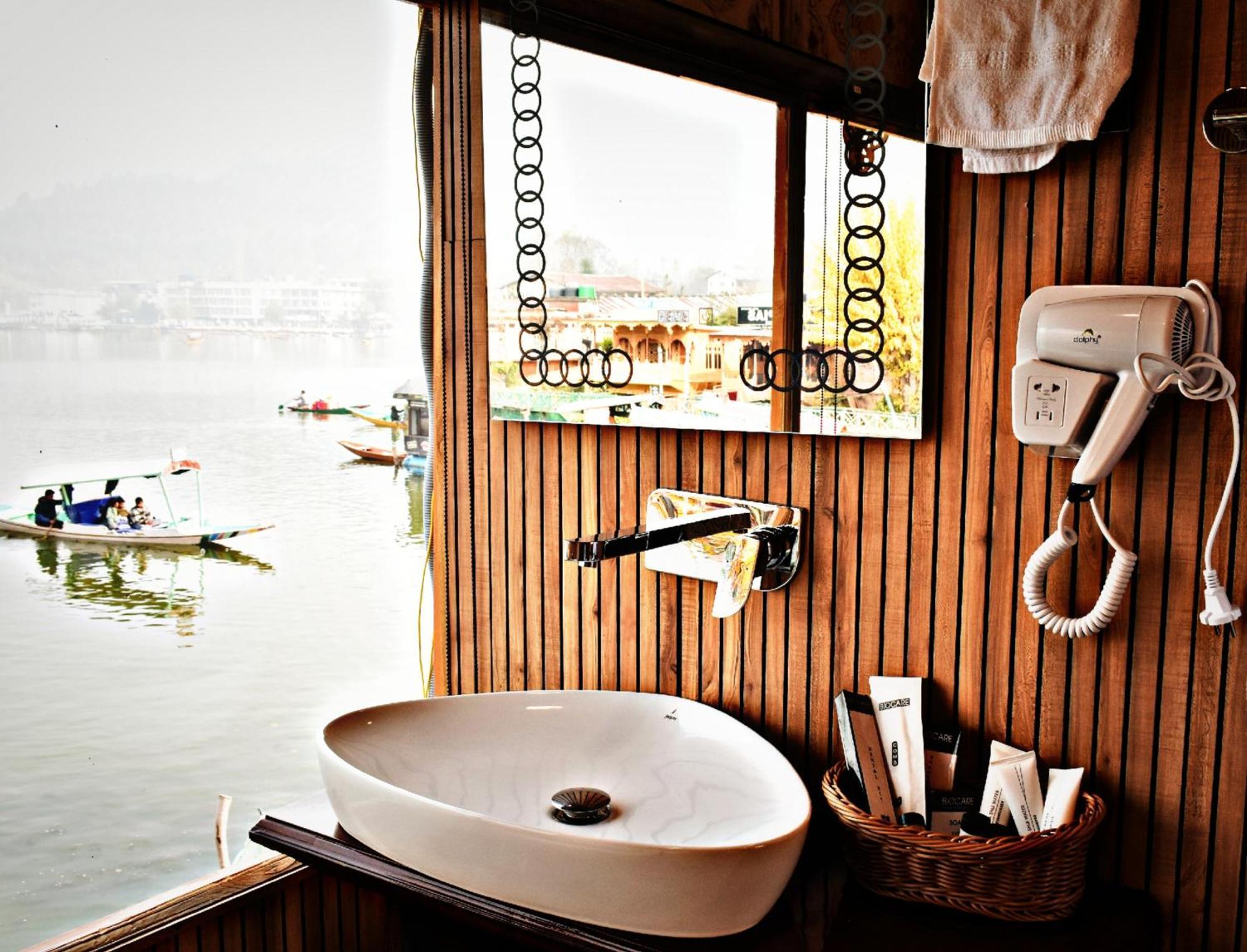 فندق Heritage Amina Group Of Houseboats Srīnagar المظهر الخارجي الصورة